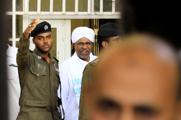 Beşir'in partisinden Sudan hükümetine tehdit