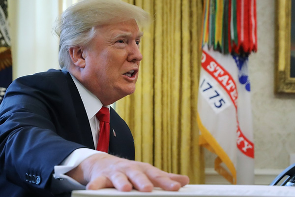 Trump, Hong Kong tasarısını onayladı