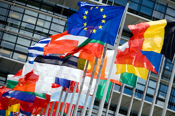 Sarkozy ve Aznar'a göre Avrupa çöküşe geçti