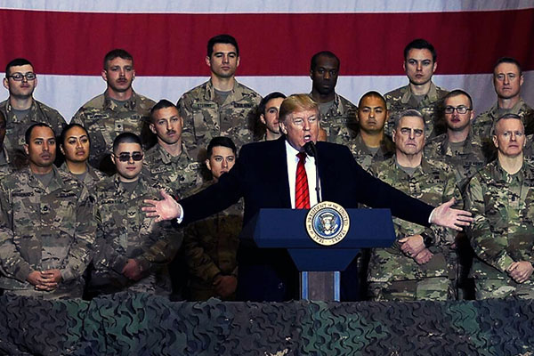 Trump'tan, Afganistan'a sürpriz ziyaret!