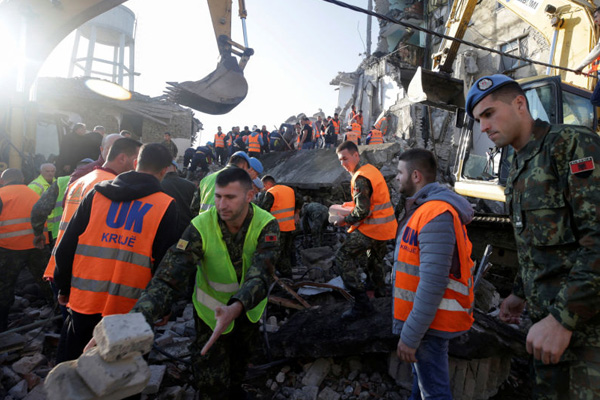 Arnavutluk'taki depremde ölü sayısı yükseliyor