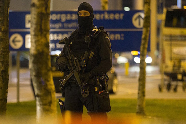 İngiltere'nin ardından Hollanda'da da bıçaklı saldırı vakası yaşandı