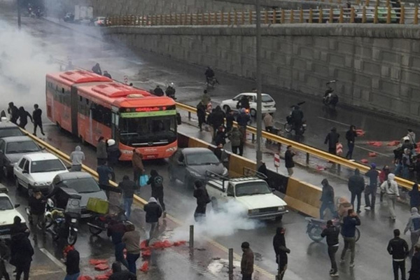 İran: Protestoların öncekilerden farkı ne?
