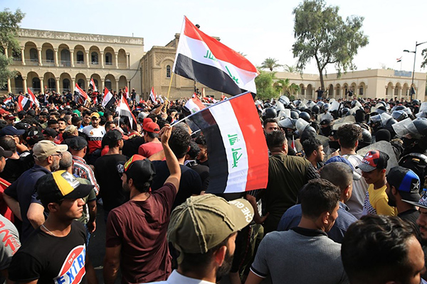 Irak'ta Sünniler, ilk defa hükümet karşıtı gösterilere destek verdi