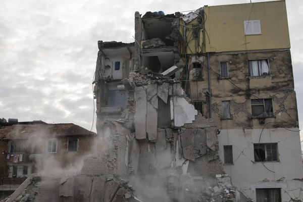 Arnavutluk'taki depremde ölü sayısı yükseliyor