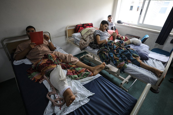 Filistin'de son durum: Bin hastaya yarım yatak düşüyor