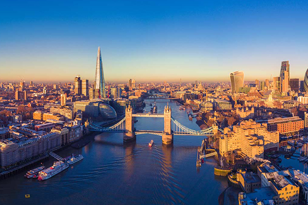 Londra’da sabah saatlerinde paniğe  yol açan yüksek sesli patlamaların sebebi belli oldu