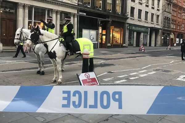 İngiltere'de terör suçundan tutuklanıp şartlı salıverilen kişi gözaltına alındı