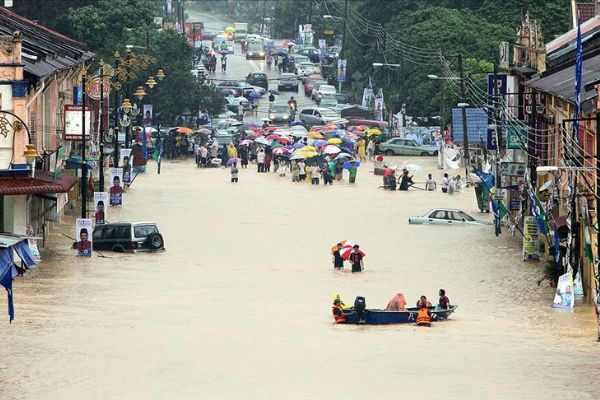 Malezya'da sel baskınları 11 binden fazla kişiyi yerinden etti