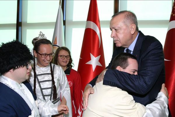 Başkan Erdoğan engellilerle bir araya geldi