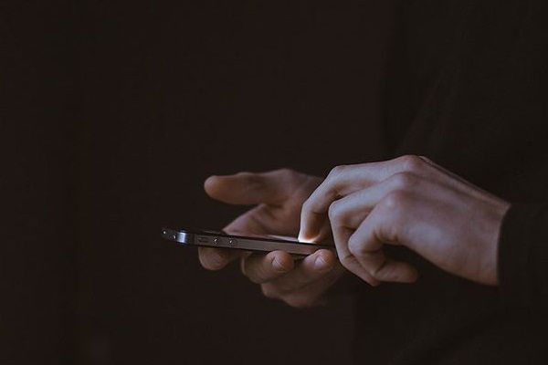 PKK, çözülmeyi engellemek için cep telefonu kullanımını yasakladı