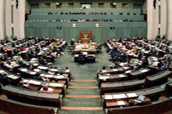 Avustralya 'tıbbi transfer' yasasını iptal etti