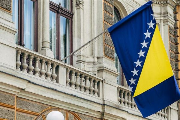 Bosna Hersek'teki FETÖ iltisaklı okulun müdürü gözaltına alındı