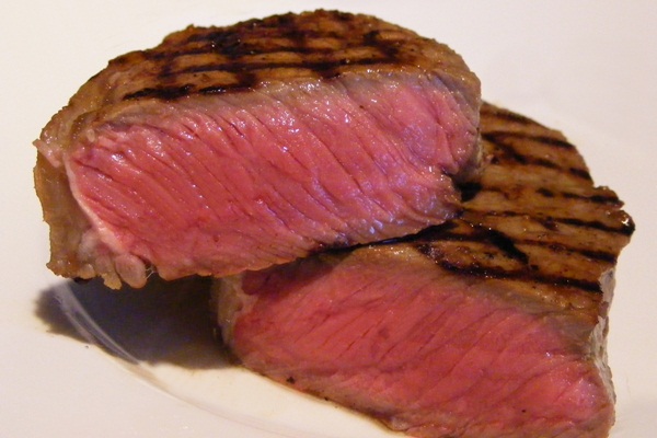 Az pişmiş et tüketenler dikkat!