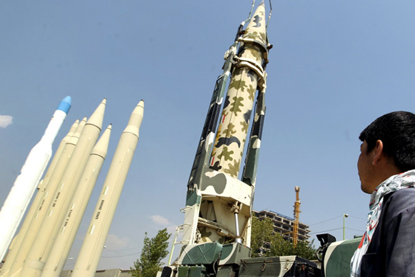 ''İran, Irak'a kısa menzilli balistik füze yığıyor''