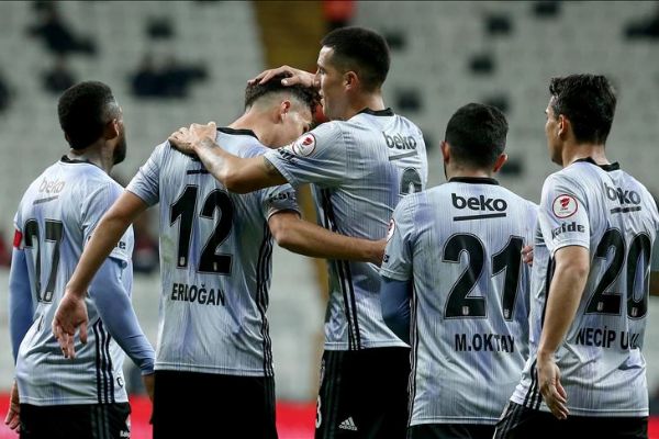 Beşiktaş avantajı üç golle aldı