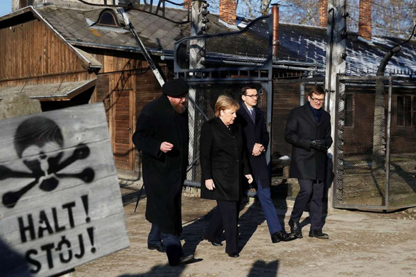 Merkel, ilk kez Nazilerin katliam kampında
