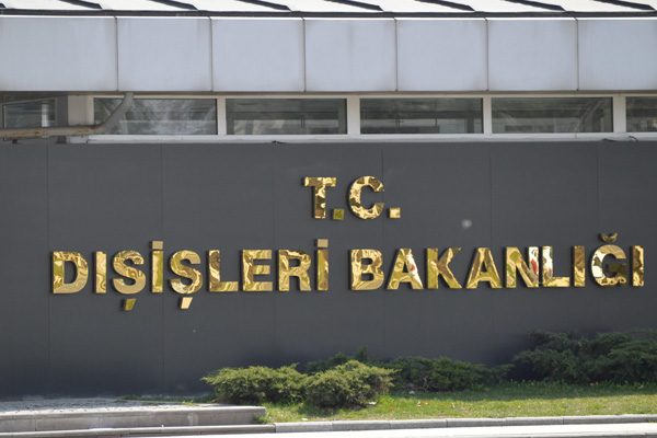 Dışişleri Bakanlığı'ndan Türk vatandaşlarına Fransa'ya seyahat uyarısında bulundu