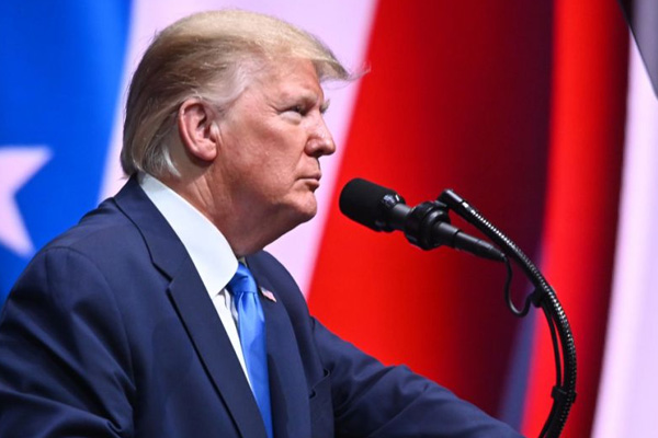 Demokratlar'dan Trump'a yönelik azil gerekçeleri: Görevi kötüye kullanma ve Kongre'nin çalışmasını engelleme