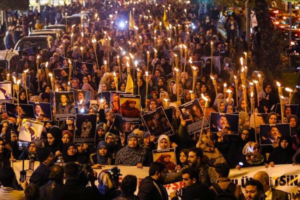 İstanbul'da Mısır cezaevlerindeki koşullara dikkati çekmek için yürüyüş yapıldı