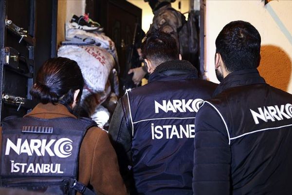 İstanbul'da uyuşturucu satıcılarına yönelik operasyon: 103 gözaltı