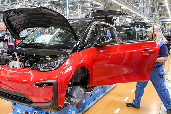 Alman otomotiv sektörüne ABD darbesi