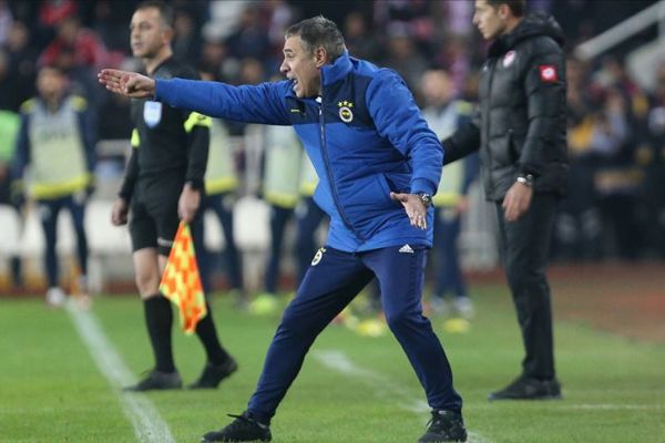 Ersun Yanal, Fenerbahçe'de ilk dönemini aratıyor