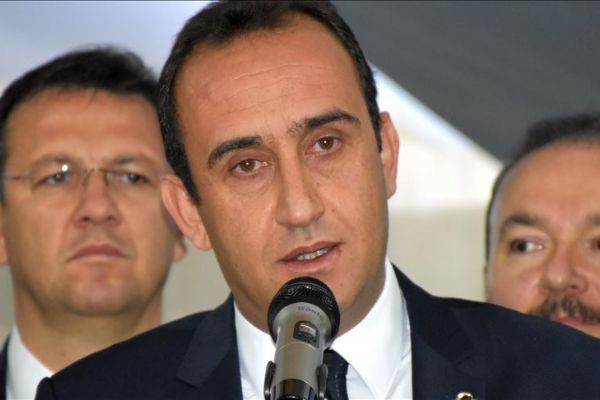 Kayseri'de İncesu Belediye Başkanı İYİ Parti'den AK Parti'ye geçti