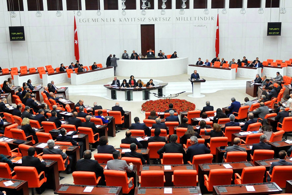 AK Parti'den 18 maddelik 'torba yasa' teklifi