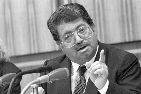 AK Partili vekilden Turgut Özal kitabı