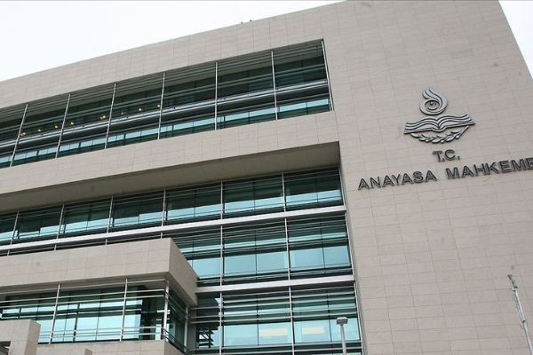 Anayasa Mahkemesi gelirden yüksek nafakayı hak ihlali saydı