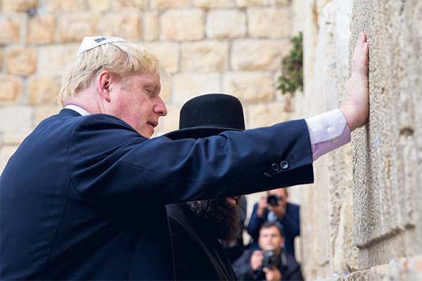 Johnson’ın ilk icraatı, hangi ülkeyi sevindirecek?