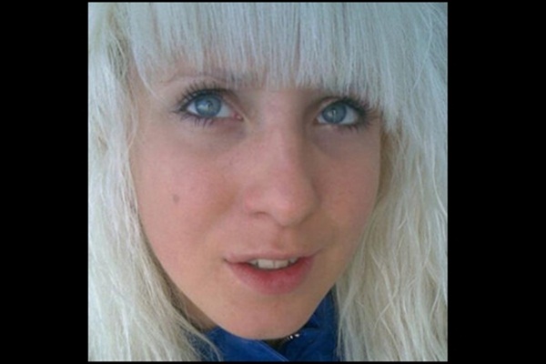 Sokakta başına üçlü koltuk düştü