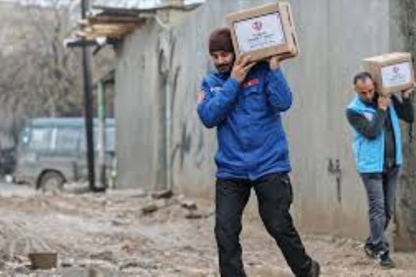 Türkiye Diyanet Vakfı, Barış Pınarı Harekatı bölgesinde terörden temizlenen Rasulayn ve Tel Halef'te ihtiyaç sahiplerine yardım dağıttı