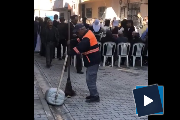 Mersinli temizlik işçisi sosyal medyayı salladı