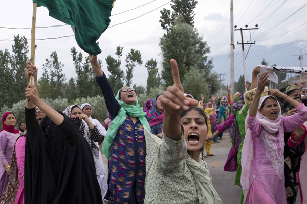 Keşmirlilere 'mülklerinizi yabancılara satmayın' çağrısı
