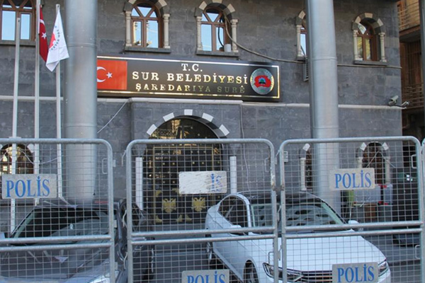 Sur Belediye Başkanı gözaltına alındı