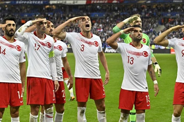 UEFA'dan A Milli Takım'a ceza