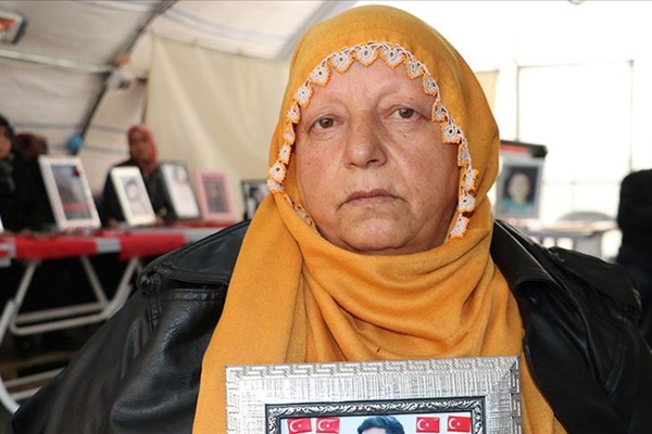 'Oğlum bırakılmadan burayı terk etmeyeceğim'