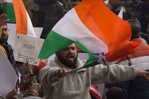 Hindistan'da vatandaşlık yasası karşıtı gösterilerde 3 günde 23 kişi öldü