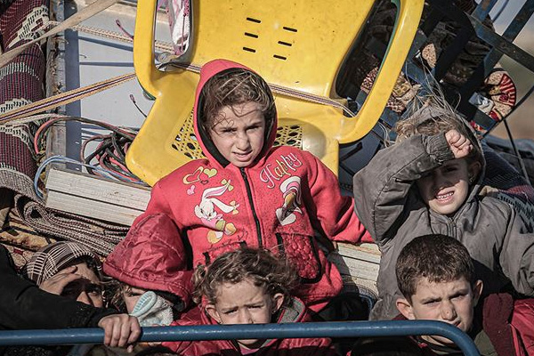 Son iki günde 25 bin sivil Türkiye sınırına doğru harekete geçti