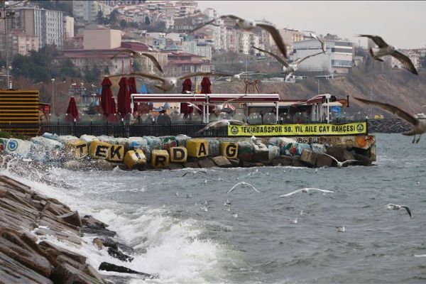 İstanbul'da deniz ulaşımına lodos engeli