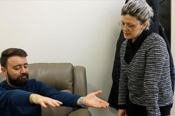 Kayseri Şehir Hastanesinde hipnozla tedavi yöntemi hastalıklara çare oluyor