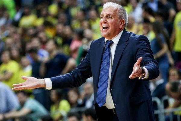 Fenerbahçe taraftarından Obradovic'e destek