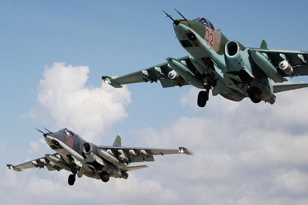 Rus uçakları İdlib'e saldırdı: Çok sayıda sivil öldü