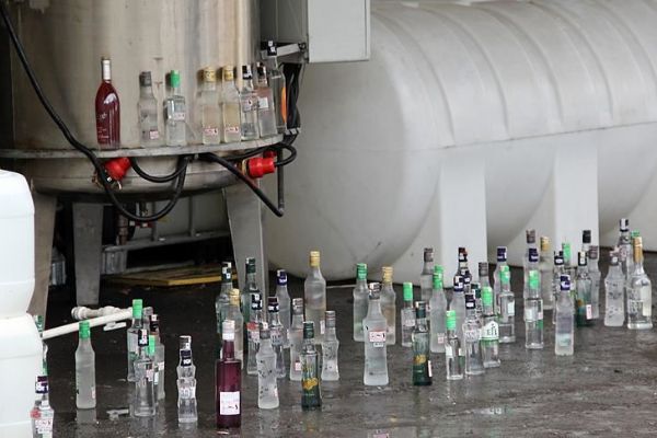 Malatya'da 6 ton sahte rakı ele geçirildi