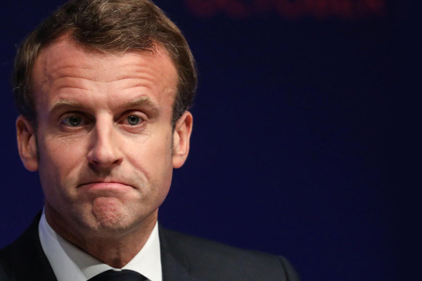 Macron protestoları yatıştırmak istiyor: Emeklilik maaşından feragat edeceğini açıkladı