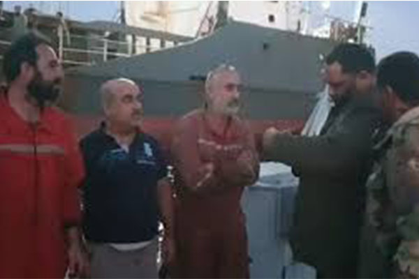 Libya'da alıkonulan geminin Türk mürettebatı serbest bırakıldı