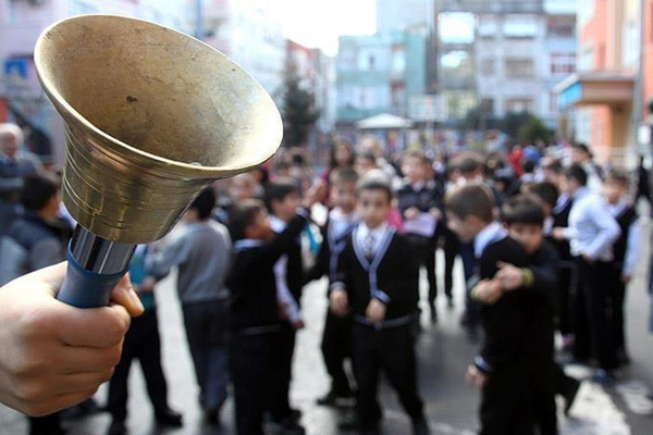 Adana'da eğitime ''yağmur'' engeli