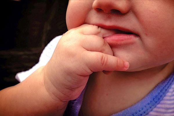 Bebeklerde kazaya bağlı 100 ölümden 7'si nefes borusuna kaçan yabancı cisimden